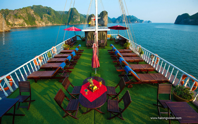 Grayline Cruise Sundeck
