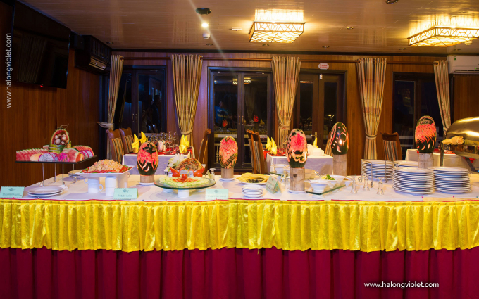 Grayline Cruise Cuisine 