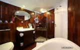 Auco Cruise - Bathroom