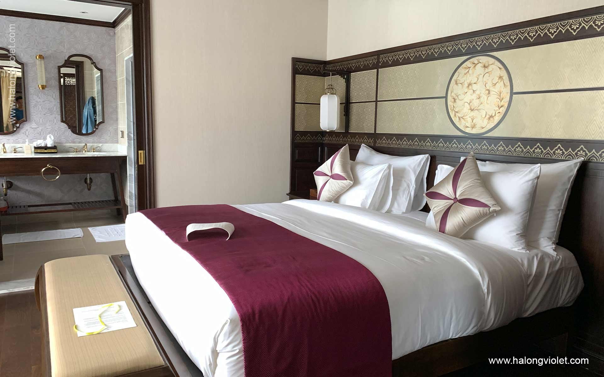 Ylang Cruise Signature Suite