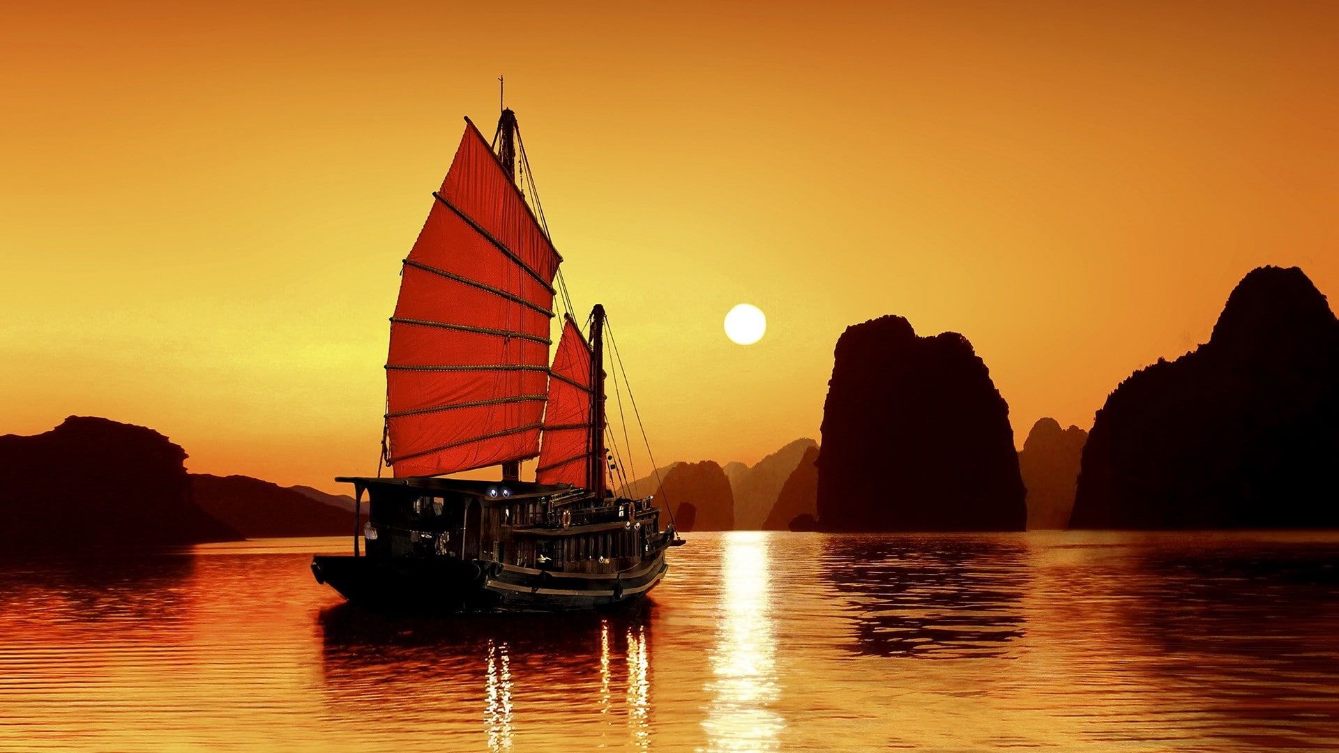 Traditional Vietnamese junk boat in Ha Long Bay