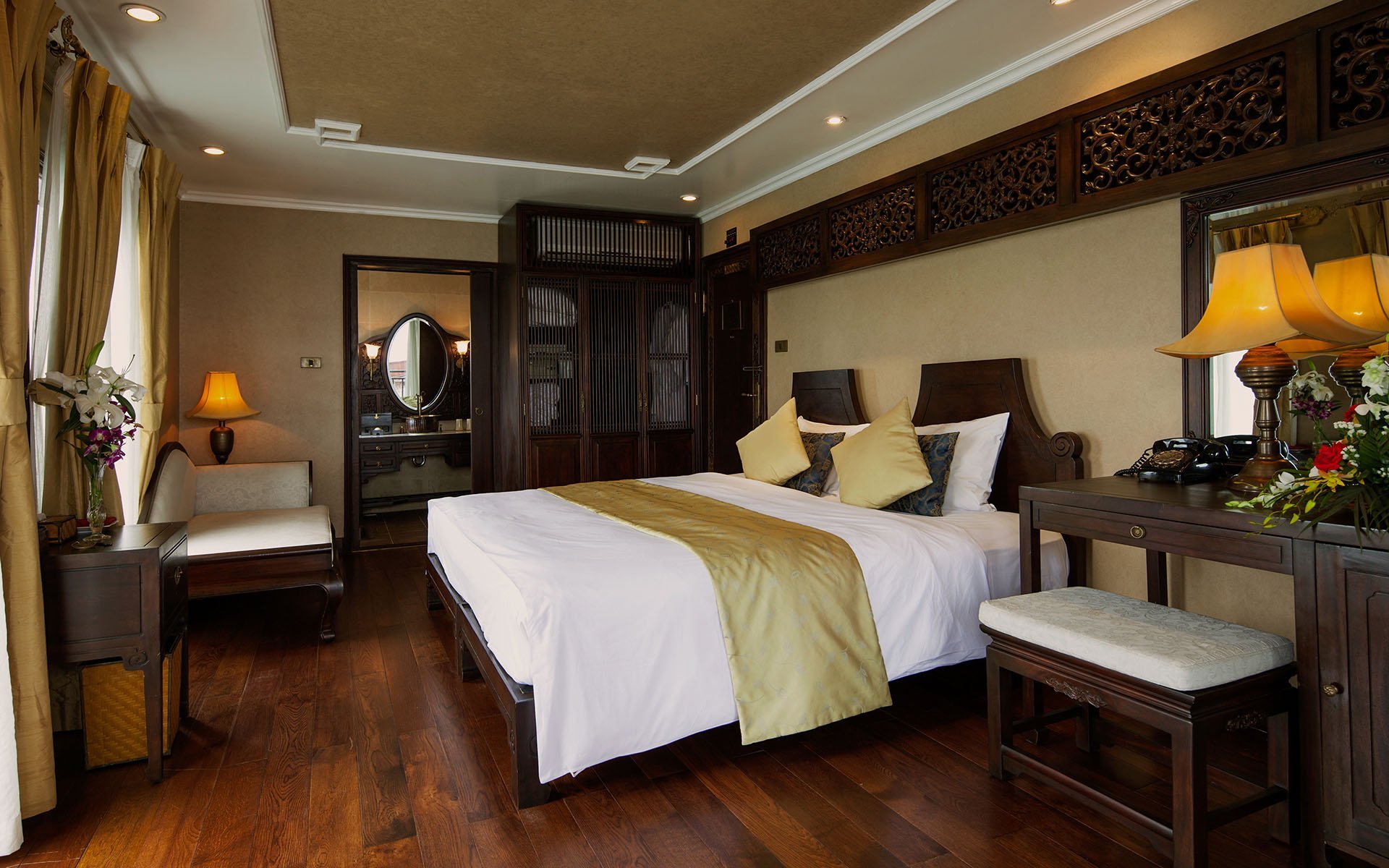 Heritage Line Violet Cruise Room