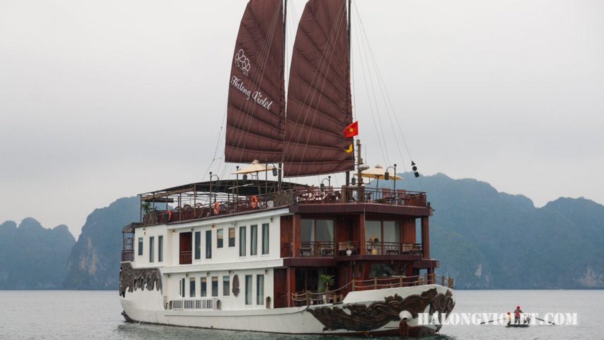Heritage Line Violet Cruise