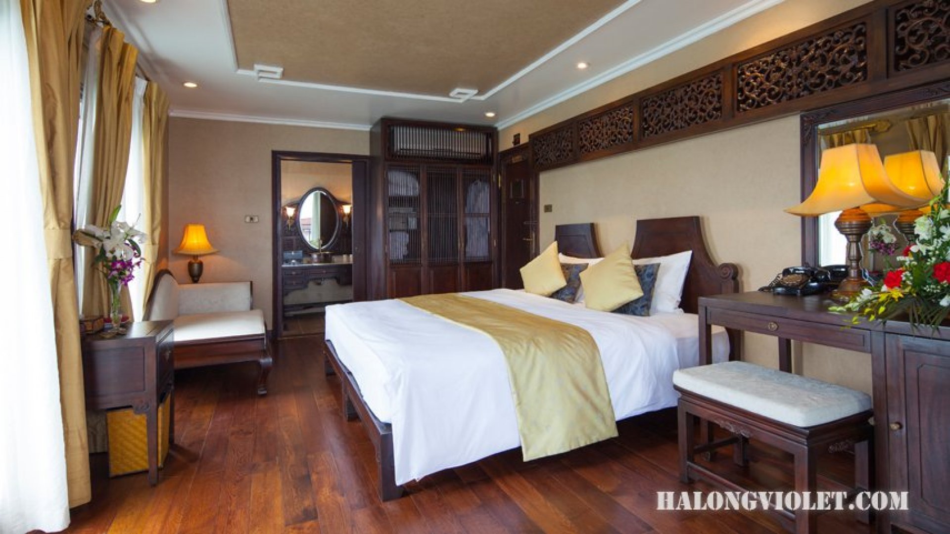 Heritage Line Violet Cruise Room